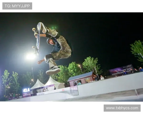 武汉滑板队的拼搏历程与滑板精英赛的荣耀时刻分享